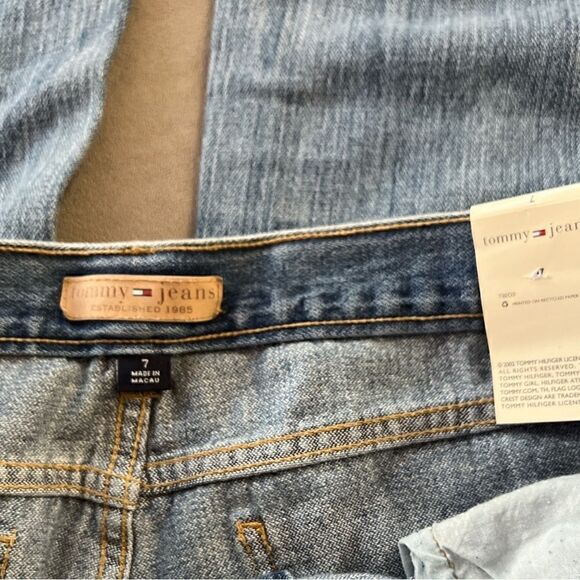NWT Tommy Hilfiger Vintage Y2K Springfest Flare Jeans - Picture 2 of 4